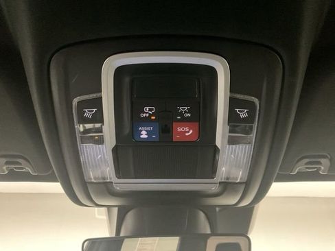 Used 2024 RAM 1500 Laramie image 18