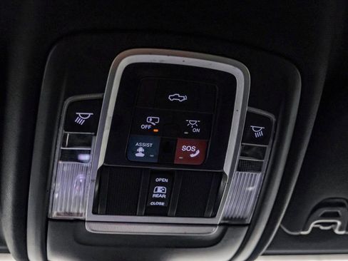 Used 2022 RAM 2500 Limited w/ Off Road Package image 21