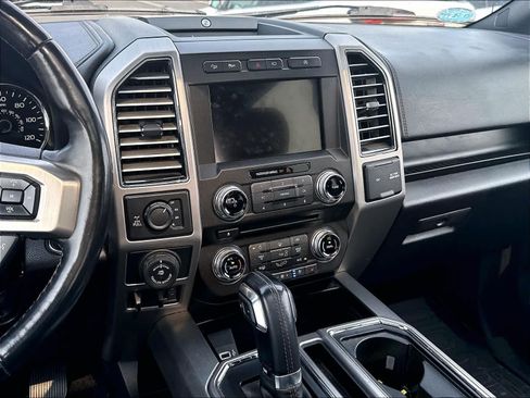 Used 2018 Ford F150 Platinum w/ Equipment Group 701A Luxury AWD/4WD image 12