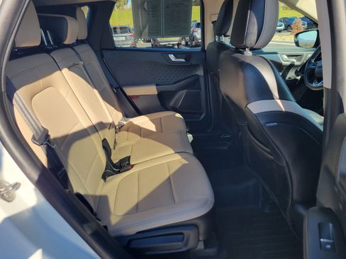 Used 2020 Ford Escape SEL image 31