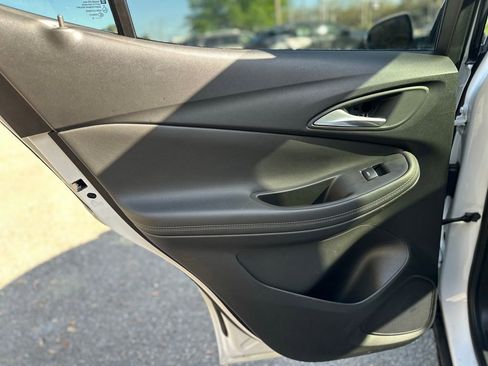 Used 2020 Buick Encore GX Essence w/ Experience Buick Package image 39