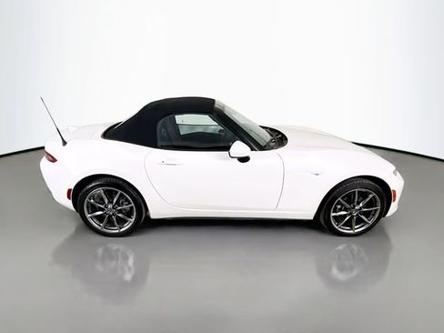 Used 2023 MAZDA MX-5 Miata Grand Touring image 8