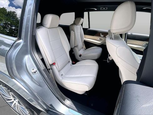 Used 2024 Mercedes-Benz GLS 450 4MATIC image 20