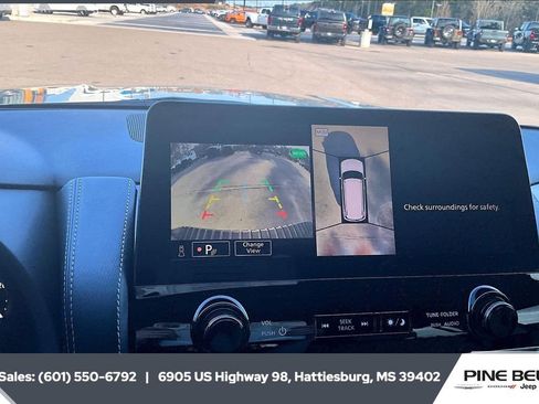 Used 2024 Nissan Armada SL w/ Captain's Chairs Package image 15