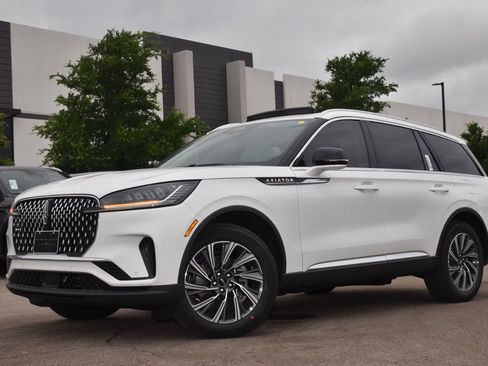 New 2026 Lincoln Aviator AWD image 1