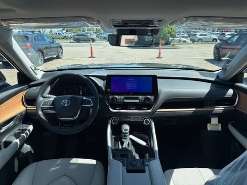 New 2026 Toyota Grand Highlander AWD image 10