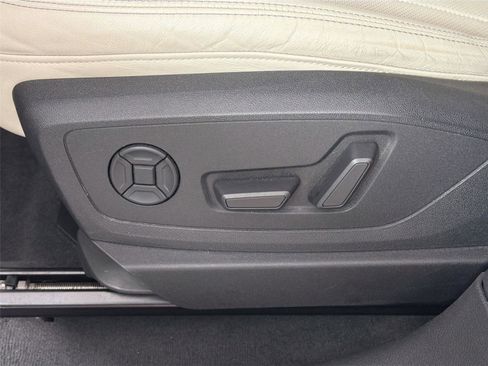 Used 2019 Audi e-tron Premium Plus AWD/4WD image 19