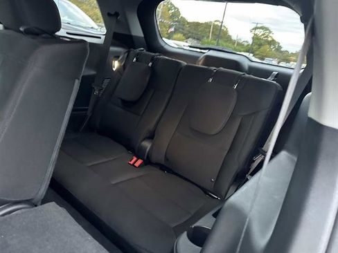 Used 2022 Ford Explorer XLT image 10