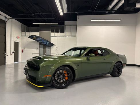 Used 2019 Dodge Challenger SRT Hellcat Redeye RWD image 2
