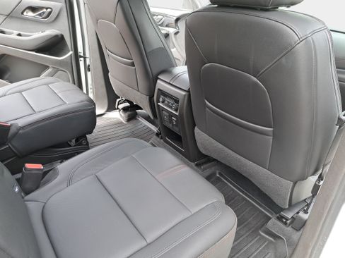 Used 2023 Chevrolet Traverse RS AWD/4WD image 11