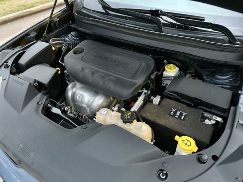 Used 2021 Jeep Cherokee Latitude image 24