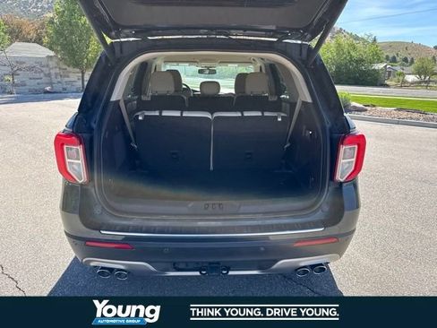 Used 2023 Ford Explorer Platinum w/ Technology Package AWD/4WD image 8