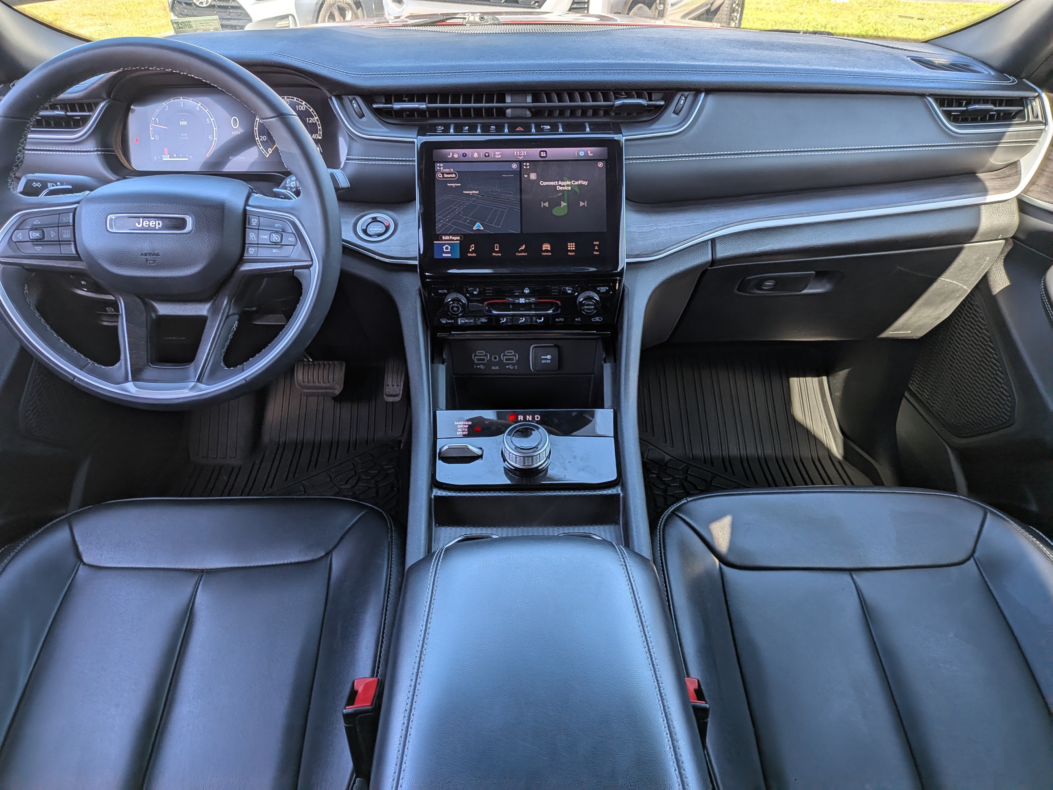 Used 2024 Jeep Grand Cherokee Limited AWD/4WD image 16