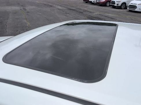 Used 2012 Toyota Camry SE FWD image 11