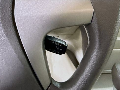 Used 2010 Toyota Camry LE image 19