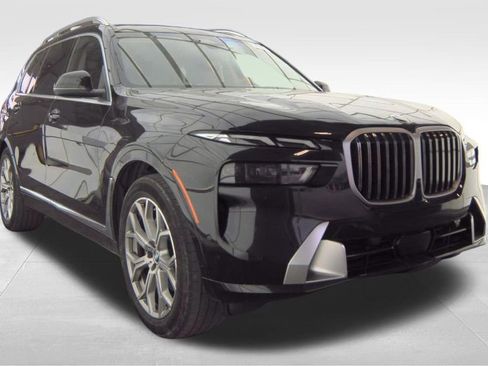 Used 2025 BMW X7 xDrive40i w/ Premium Package image 1