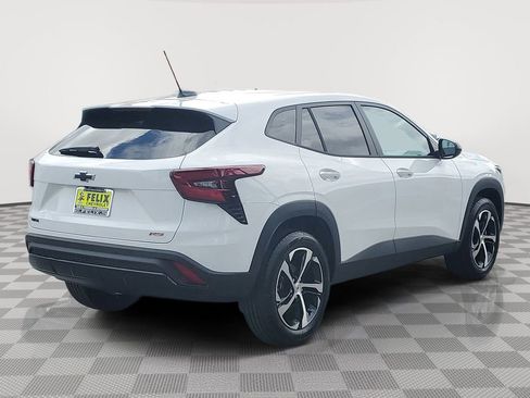 New 2026 Chevrolet Trax RS FWD image 4