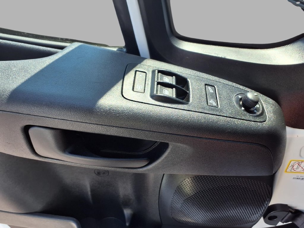 Used 2025 RAM ProMaster 2500 w/ Convenience Group FWD image 18