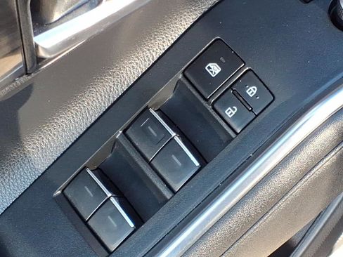 Used 2023 Toyota Highlander Platinum FWD image 15