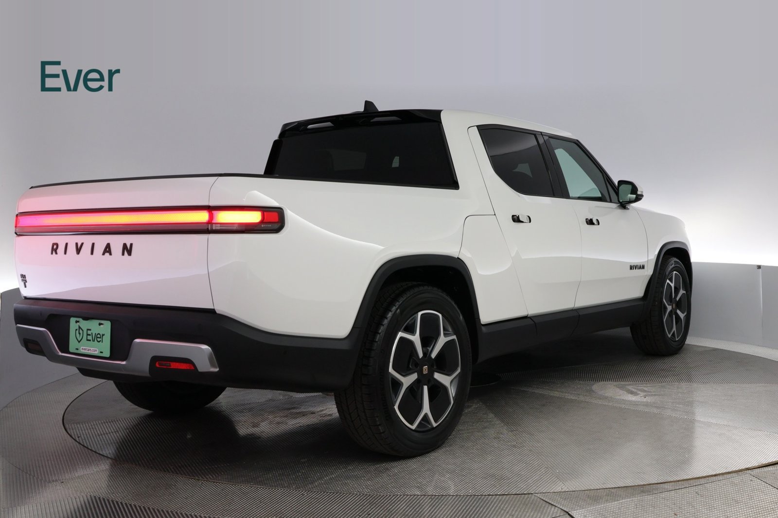 Used 2023 Rivian R1T Adventure Dual AWD/4WD image 3