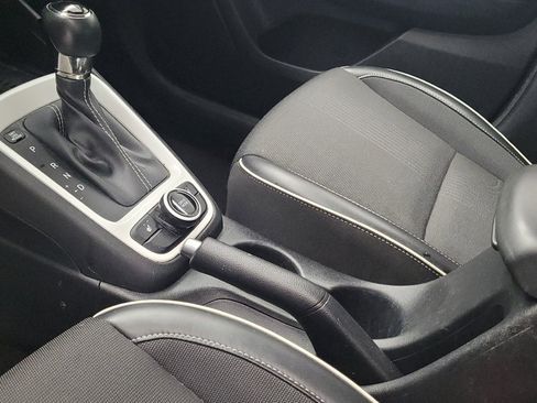 Used 2023 Hyundai Venue Limited FWD image 26