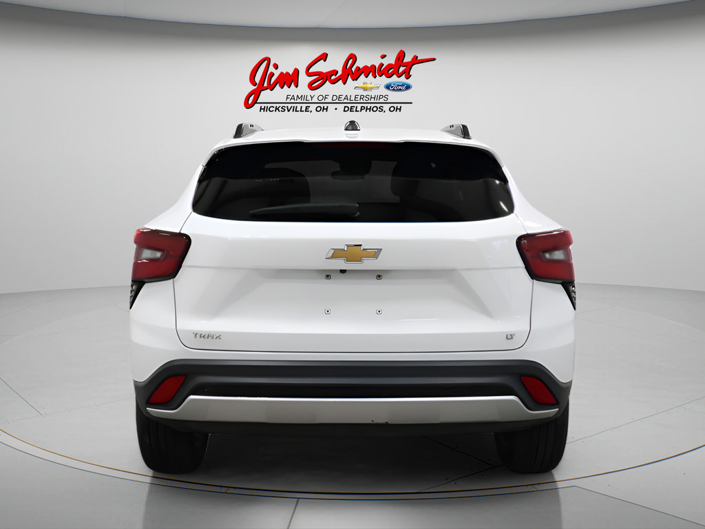 Used 2025 Chevrolet Trax LT w/ LT Convenience Package FWD image 5