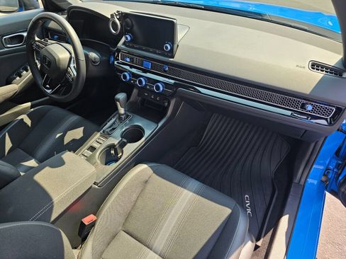 Used 2025 Honda Civic Sport image 12