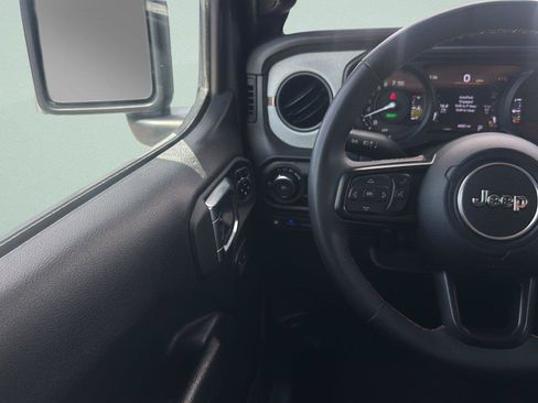 Used 2024 Jeep Wrangler Unlimited AWD/4WD image 19