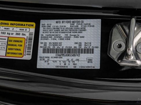 Used 2021 Ford Mustang Shelby GT500 w/ Carbon Fiber Track Pack RWD image 76