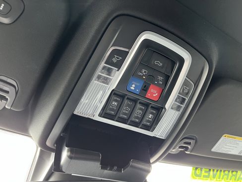 Used 2023 RAM 1500 Laramie image 32