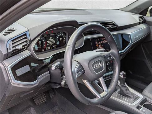 Used 2022 Audi Q3 2.0T Premium w/ Convenience Package AWD/4WD image 11