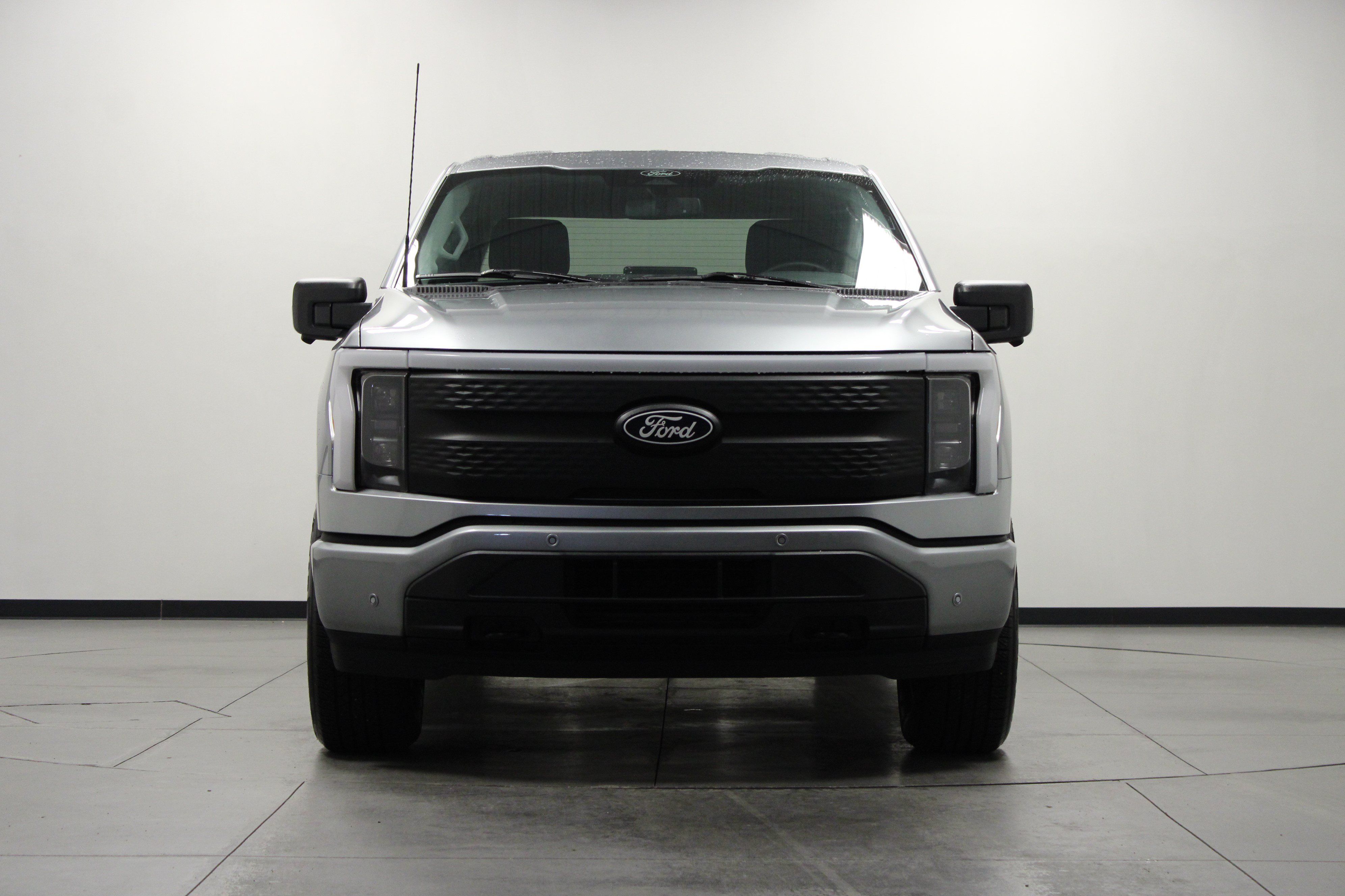 Used 2025 Ford F150 Lightning Flash AWD/4WD image 9