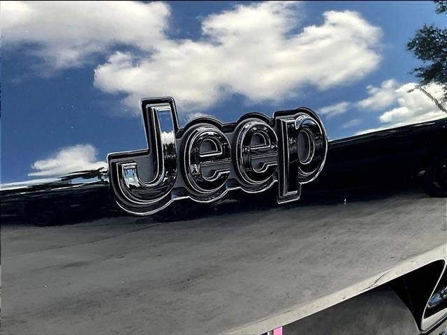 Used 2024 Jeep Grand Cherokee L Limited w/ Black Appearance Package AWD/4WD image 30