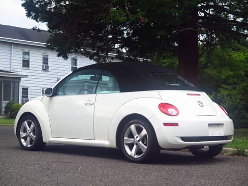Used 2007 Volkswagen Beetle Triple White Edition FWD image 6