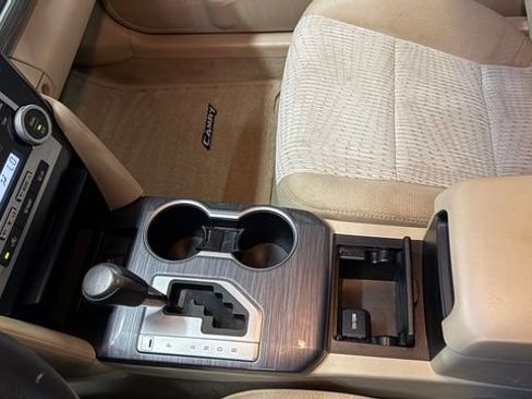 Used 2013 Toyota Camry XLE FWD image 32