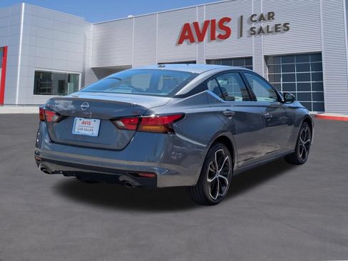 Used 2025 Nissan Altima 2.5 SR AWD/4WD image 6