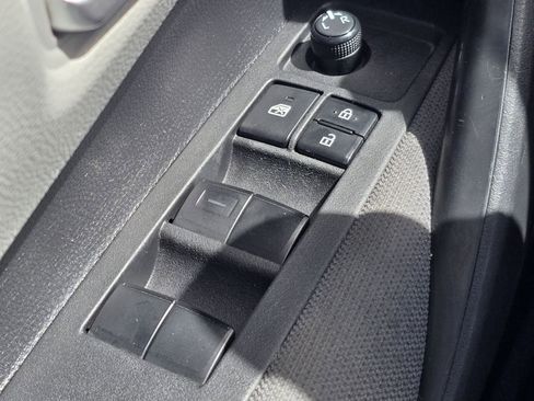 Used 2021 Toyota Corolla L w/ Carpet Mat Package (TMS) image 15