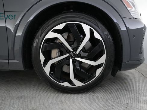 Used 2024 Audi Q8 e-tron Premium Plus AWD/4WD image 20