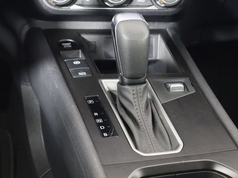 Used 2025 Nissan Kicks SV FWD image 25