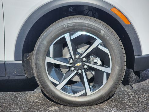 New 2026 Chevrolet Equinox EV LT image 6