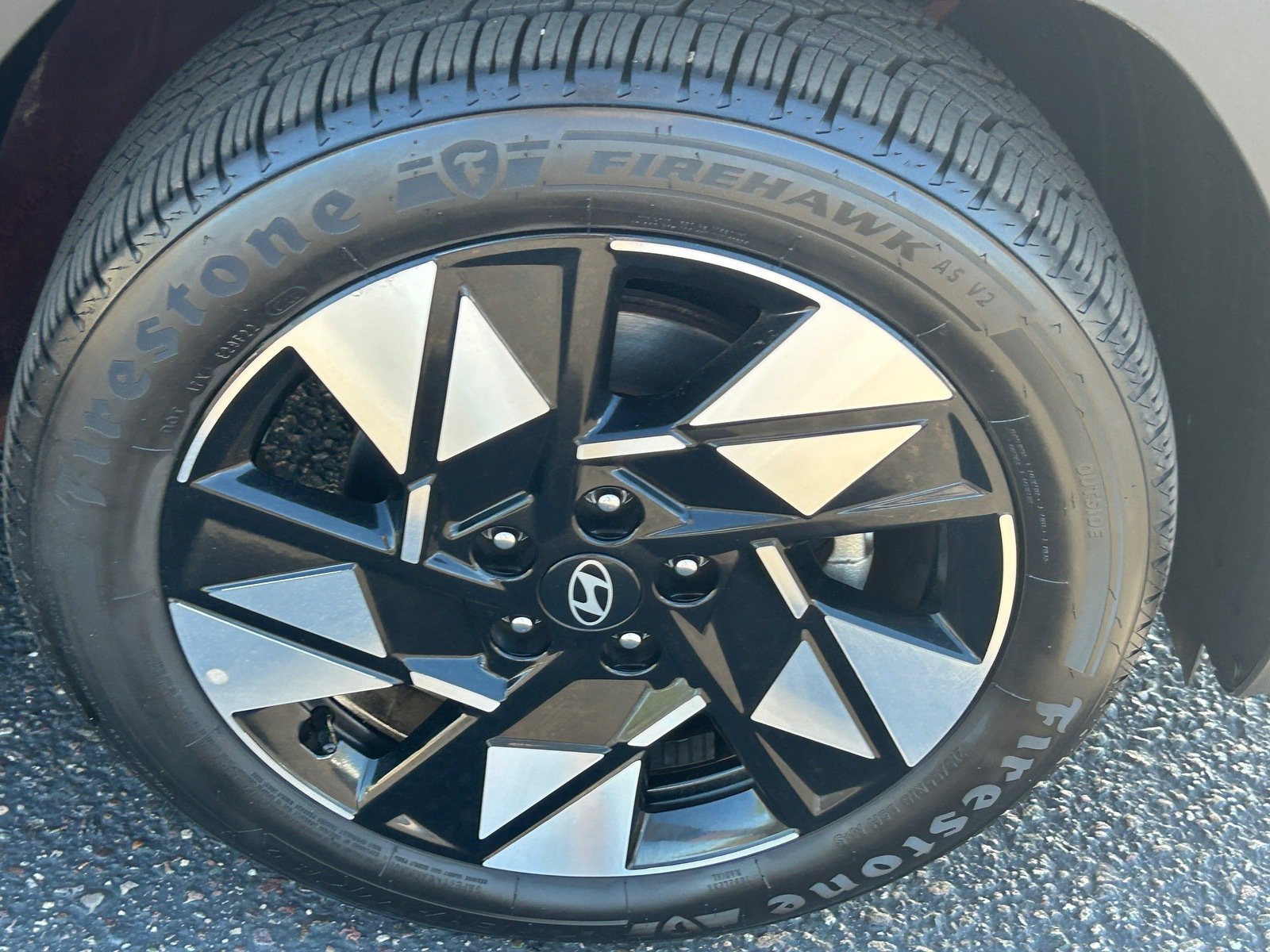Used 2025 Hyundai Kona SEL FWD image 11
