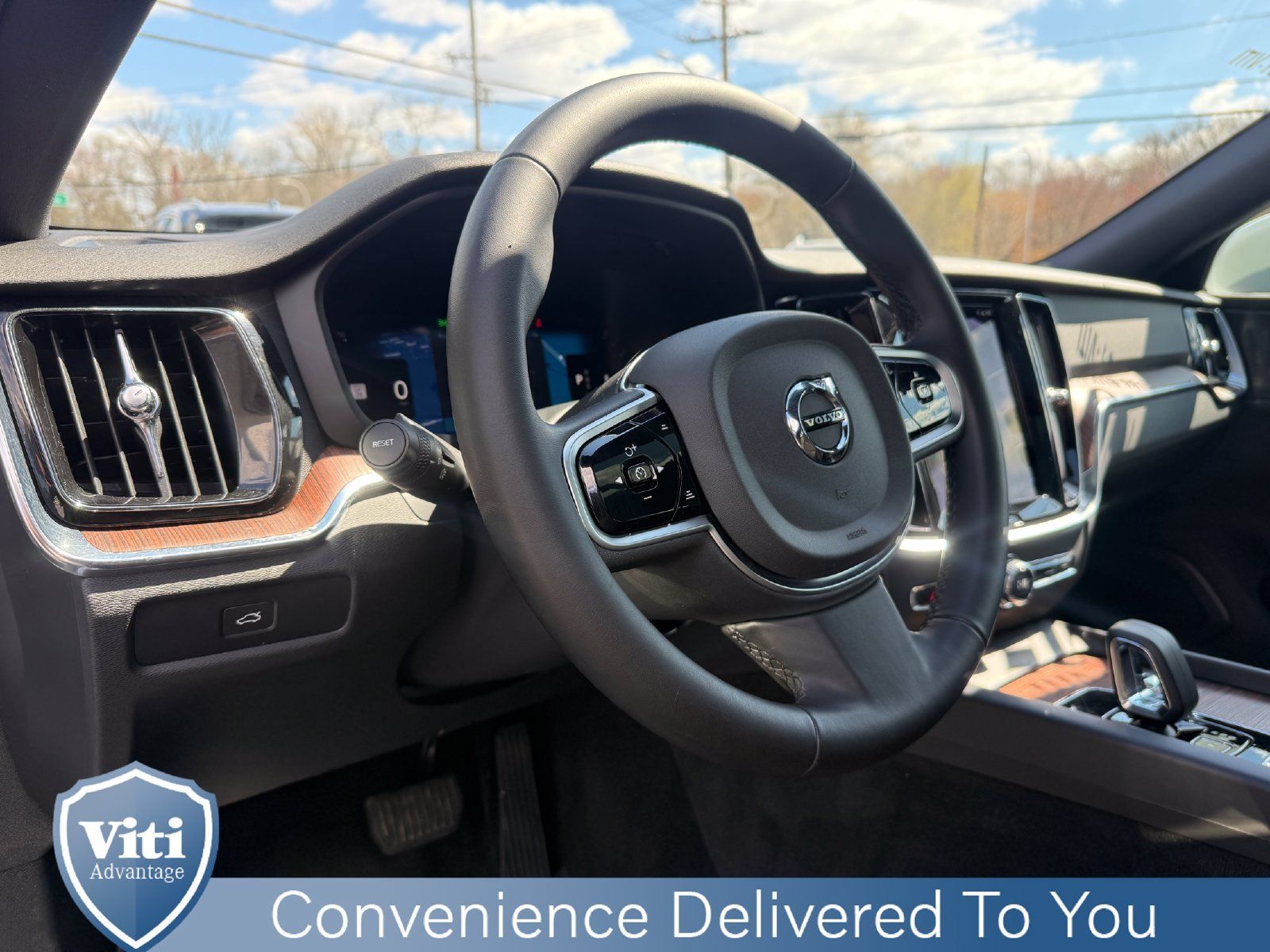 Certified 2025 Volvo V60 B5 Cross Country Plus AWD/4WD image 17