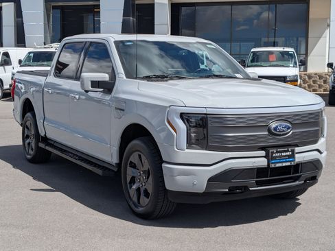 Used 2023 Ford F150 Lightning Lariat w/ Equipment Group 511A High image 7