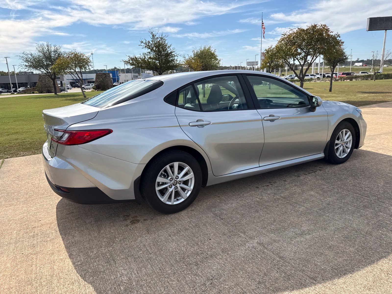 Used 2026 Toyota Camry LE FWD image 7