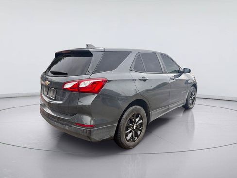 Used 2021 Chevrolet Equinox LS w/ LS Convenience Package FWD image 3