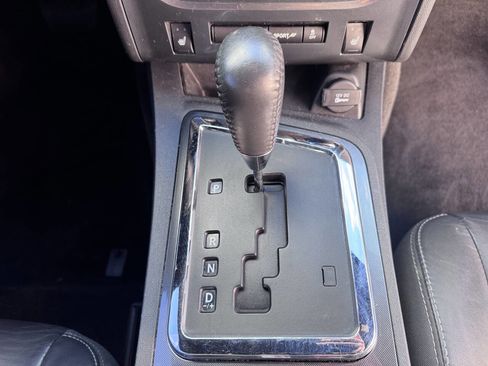 Used 2014 Dodge Challenger SXT image 17