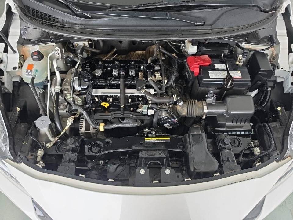 Used 2020 Nissan Versa SV FWD image 8