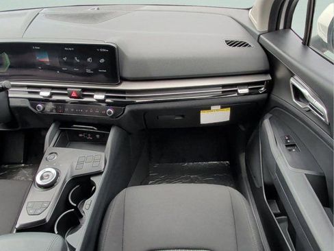 New 2026 Kia Sportage LX FWD image 19