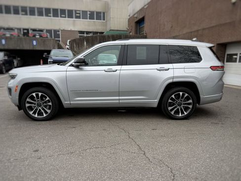 Used 2023 Jeep Grand Cherokee L Overland w/ Advanced Protech Group III AWD/4WD image 14