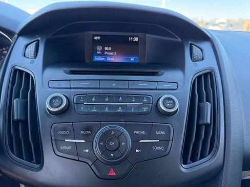 Used 2015 Ford Focus SE image 14